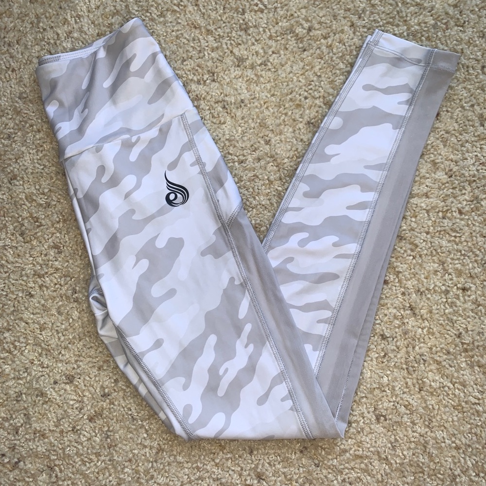 Ryderwear camo scrunch bum grey leggings
